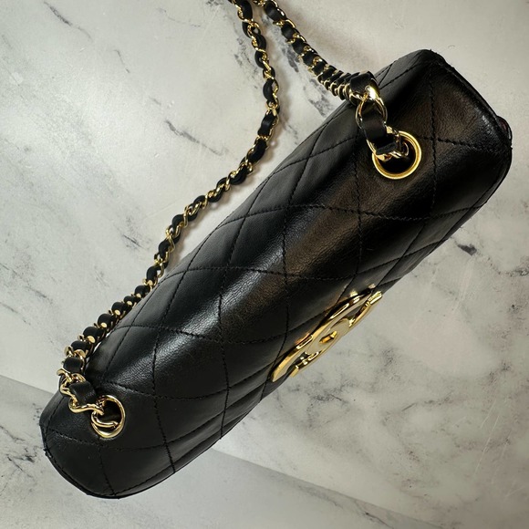 ❌❌ Chanel Vintage Mini Crossbody Bag Round Moon Flap Oversized CC Black/Gold 24K - Picture 11 of 16